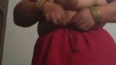 Tamil Village Housewife Aunty Saree Blouse Removing Dress Changing ...