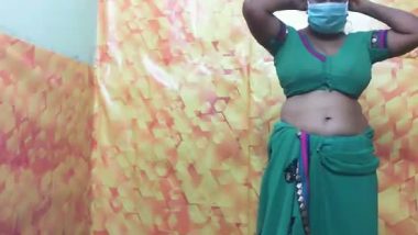 Removing Saree Pron Xxx - Chennai Big Boobs Busty Aunty Removed Saree And Exposed Her Figure ...