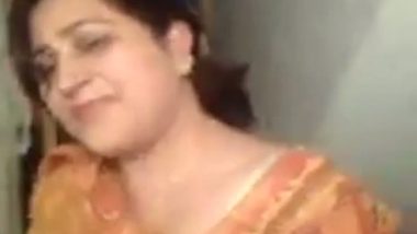 Punjabi Fat Aunty Hot Sex - Punjabi Big Boobs Aunty Giving Hot Blowjob porn indian film