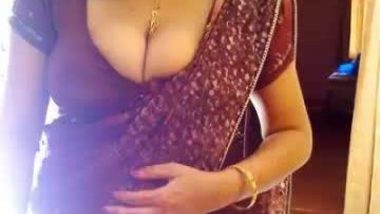 Big Boob Wo Gujrati - Mature Gujarati Bhabhi Exposed Her Big Boobs On Demand porn indian ...