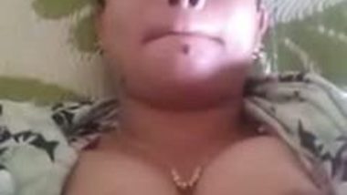 Big boobs Parvin bua’s topless cam show