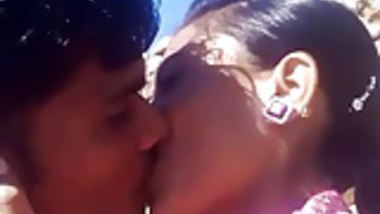380px x 214px - Indian Village Girl Kissing Kannada porn indian film
