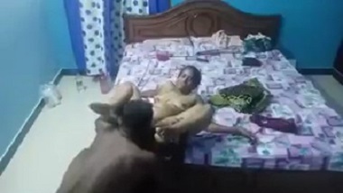 Cheating Indian wife porn video with hubby’s friend