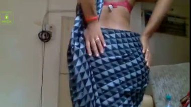 Tamil curvy aunty saree dance for lover