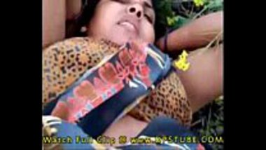 Desi Village Aunty Fucked In The Forest porn indian film