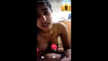 380px x 214px - Sexy Tamil Girl Sheela Chatting Topless On Whatsapp porn indian film