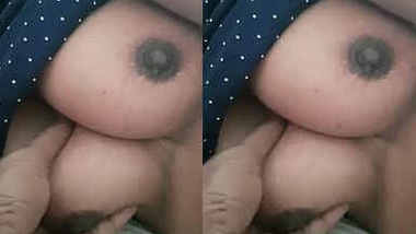 Desi girlfriend boobs pressing by bf